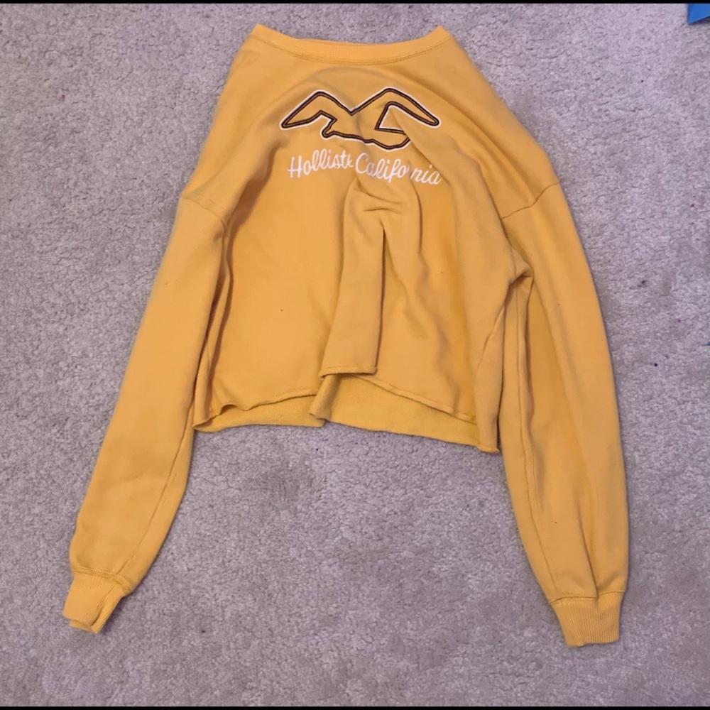 Medium yellow cropped Hollister long sleeve